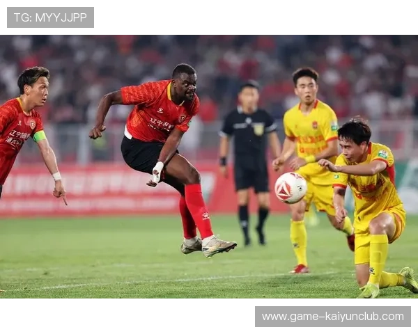 辽宁铁人邦本宜裕中场精准直塞：点燃球迷激情，助力铁人荣耀再续辉煌